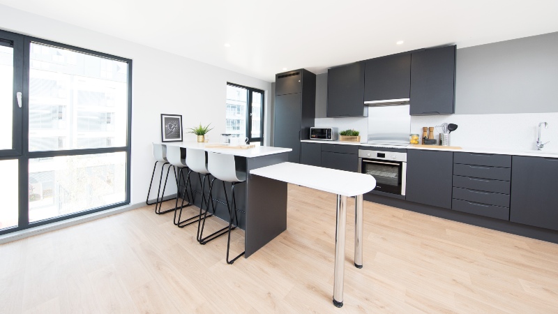 Kitchen/Dining Area
