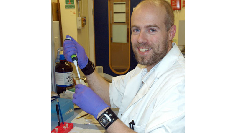 Dr Casper Breuker